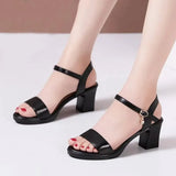 SOFÍA™ | ZAPATOS TACÓN MEDIO NEGRAS CON TIRAS